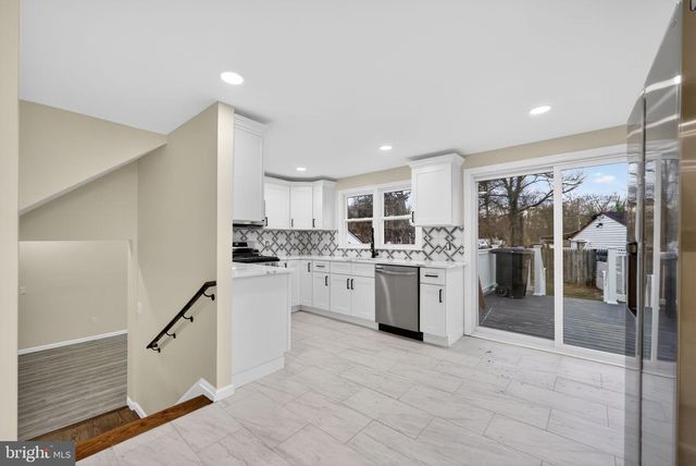 823 NEW JERSEY, Deptford, NJ 08096