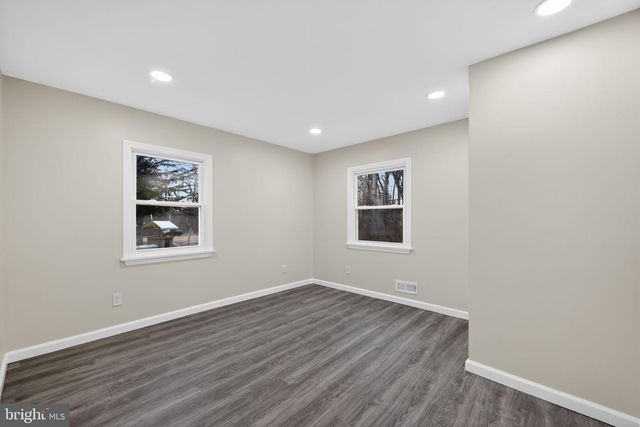 823 NEW JERSEY, Deptford, NJ 08096