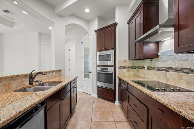 6131 Lowrie, San Antonio, TX 78239