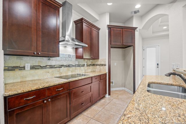 6131 Lowrie, San Antonio, TX 78239