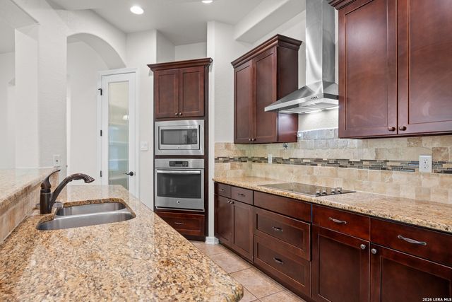 6131 Lowrie, San Antonio, TX 78239