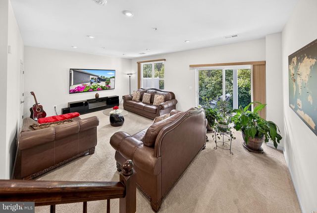 1350 HAWK HOLLOW DR, Crofton, MD 21114