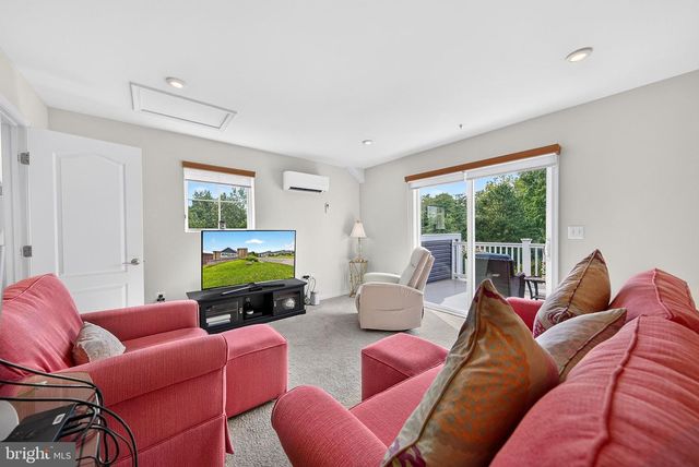 1350 HAWK HOLLOW DR, Crofton, MD 21114