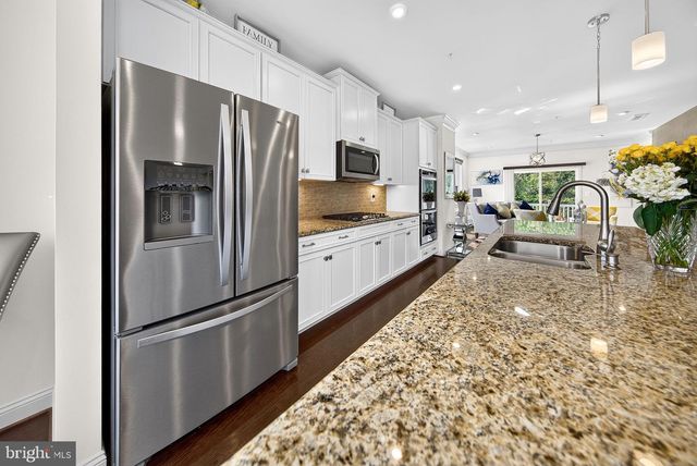 1350 HAWK HOLLOW DR, Crofton, MD 21114