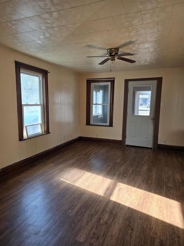 110 S WASHINGTON STREET, Berlin, WI 54923