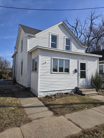110 S WASHINGTON STREET, Berlin, WI 54923