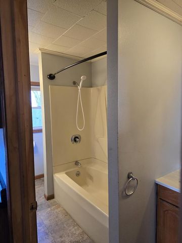 110 S WASHINGTON STREET, Berlin, WI 54923