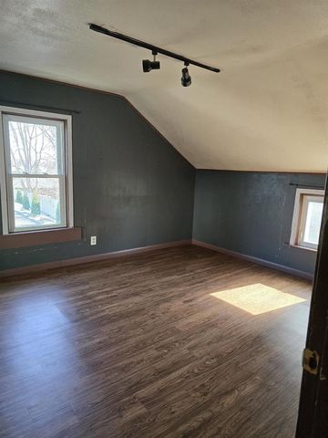 110 S WASHINGTON STREET, Berlin, WI 54923