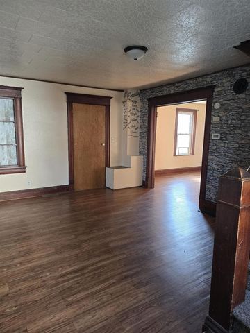 110 S WASHINGTON STREET, Berlin, WI 54923