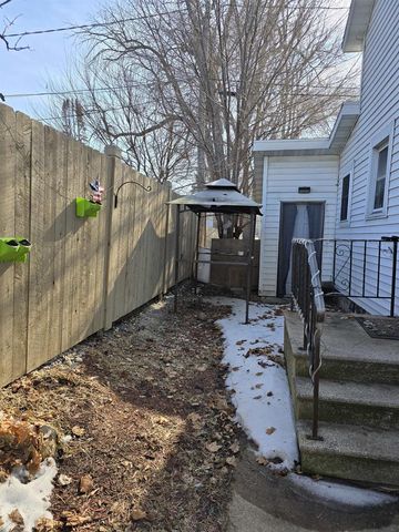 110 S WASHINGTON STREET, Berlin, WI 54923