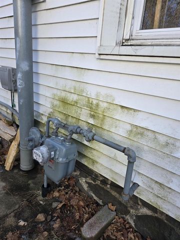 110 S WASHINGTON STREET, Berlin, WI 54923