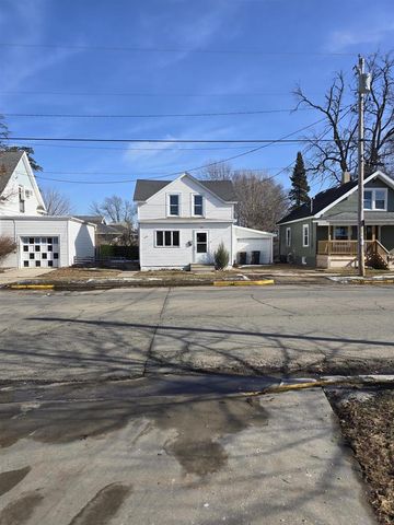 110 S WASHINGTON STREET, Berlin, WI 54923