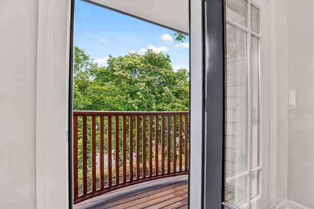 131 Green Street 306, Boston, MA 02130