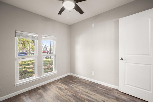 110 W Garrett RUN, Austin, TX 78753