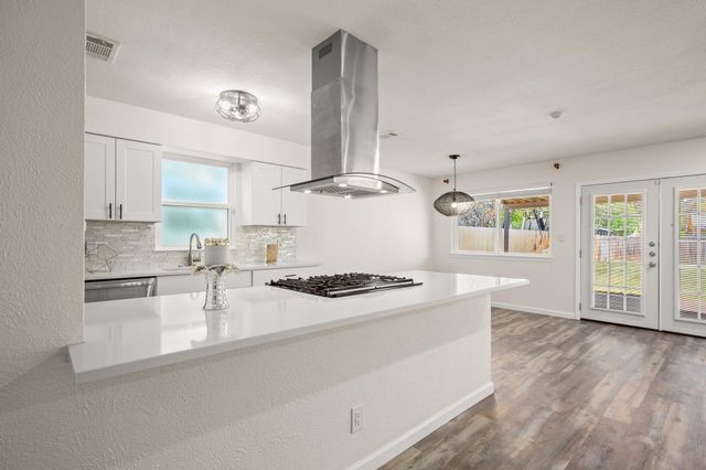 110 W Garrett RUN, Austin, TX 78753