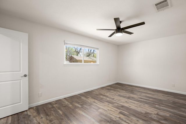 110 W Garrett RUN, Austin, TX 78753