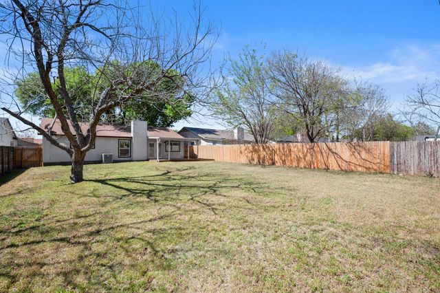 110 W Garrett RUN, Austin, TX 78753