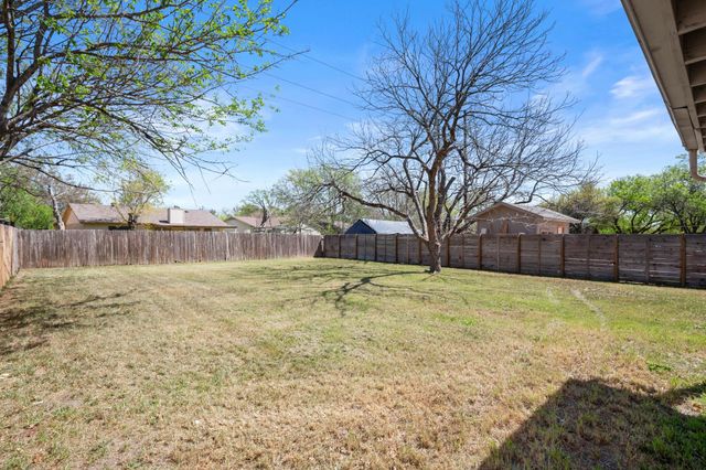 110 W Garrett RUN, Austin, TX 78753