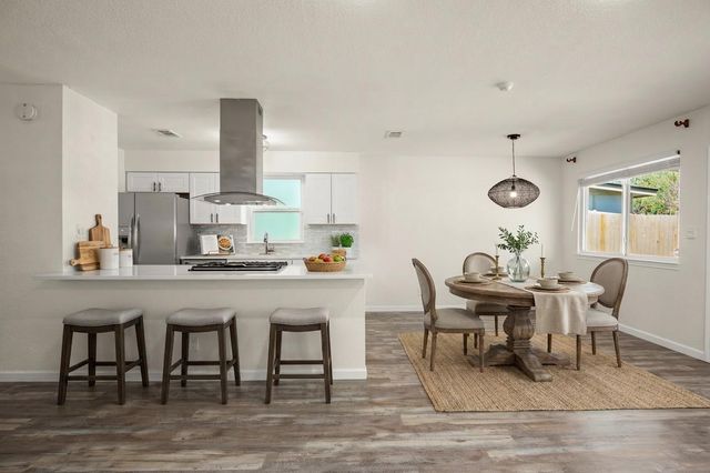 110 W Garrett RUN, Austin, TX 78753