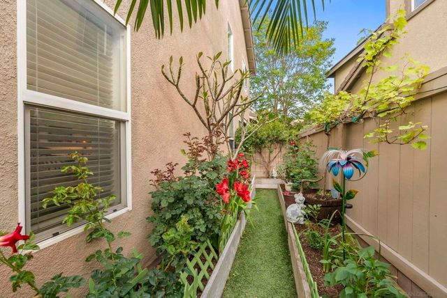 1783 Cottonwood Dr, Vista, CA 92081