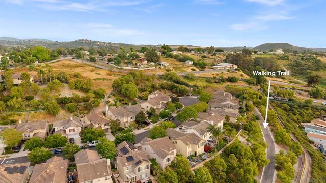 1783 Cottonwood Dr, Vista, CA 92081