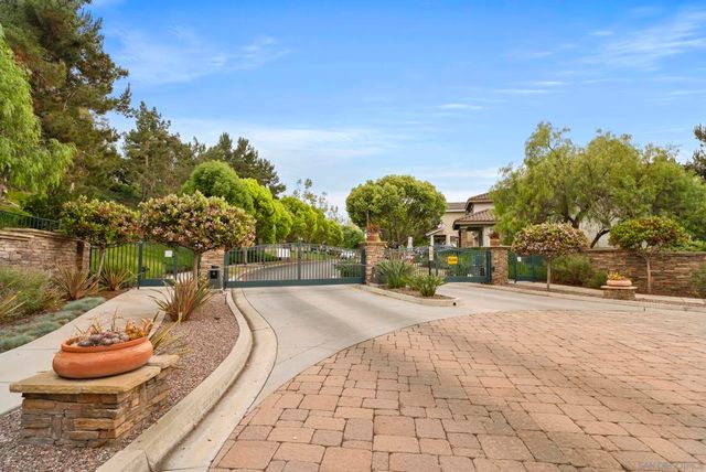 1783 Cottonwood Dr, Vista, CA 92081