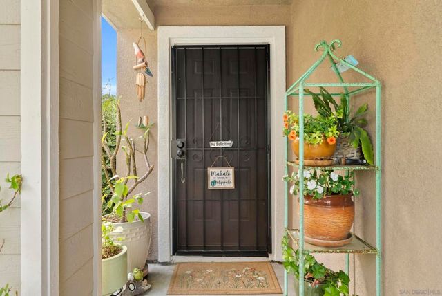 1783 Cottonwood Dr, Vista, CA 92081