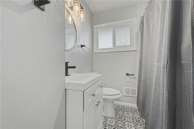 7615 E 109th Terrace, Kansas City, MO 64134