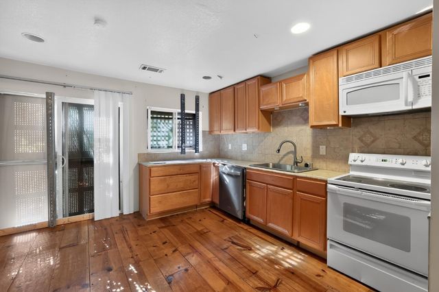 5800 Rosebud Ln, Sacramento, CA 95841