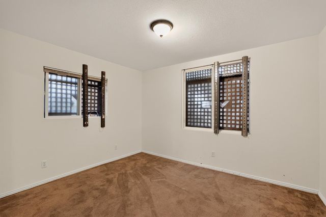 5800 Rosebud Ln, Sacramento, CA 95841