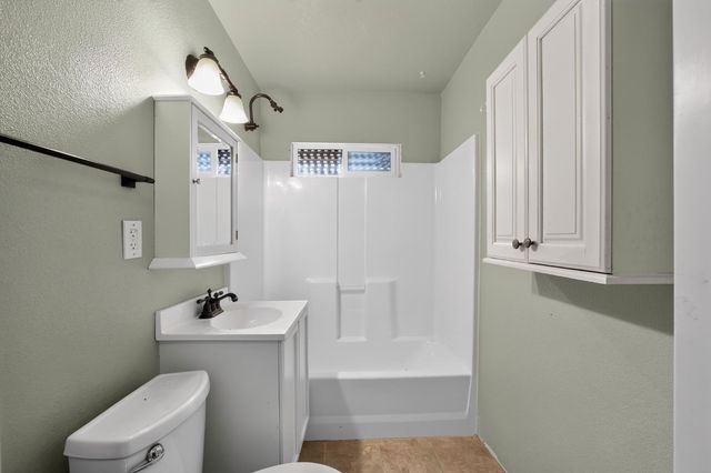5800 Rosebud Ln, Sacramento, CA 95841