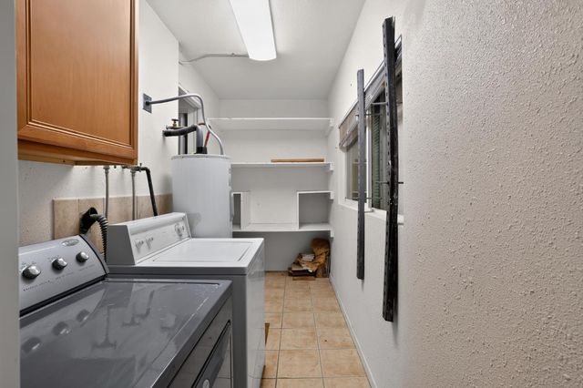 5800 Rosebud Ln, Sacramento, CA 95841