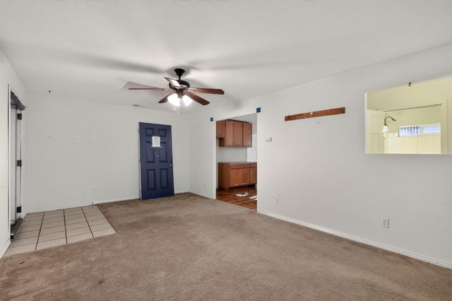 5800 Rosebud Ln, Sacramento, CA 95841