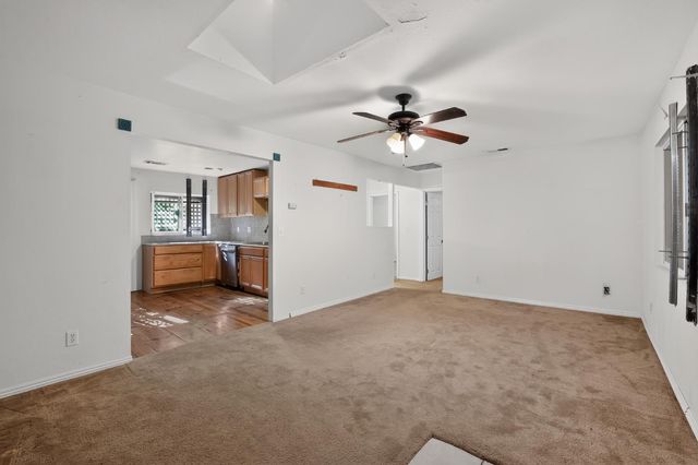 5800 Rosebud Ln, Sacramento, CA 95841