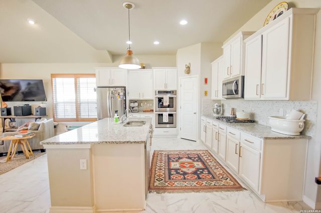 29739 Elkhorn Rdg, Fair Oaks Ranch, TX 78015