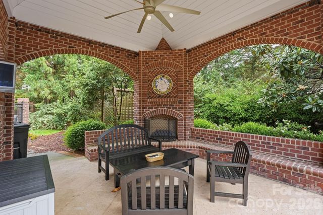 8700 Challis Farm Road, Charlotte, NC 28226