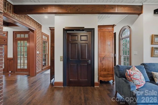 8700 Challis Farm Road, Charlotte, NC 28226