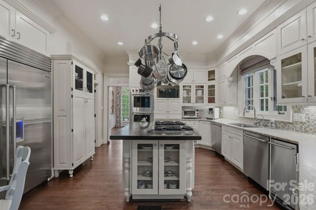 8700 Challis Farm Road, Charlotte, NC 28226