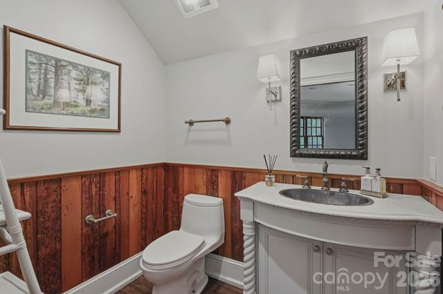 8700 Challis Farm Road, Charlotte, NC 28226