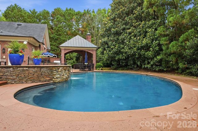 8700 Challis Farm Road, Charlotte, NC 28226