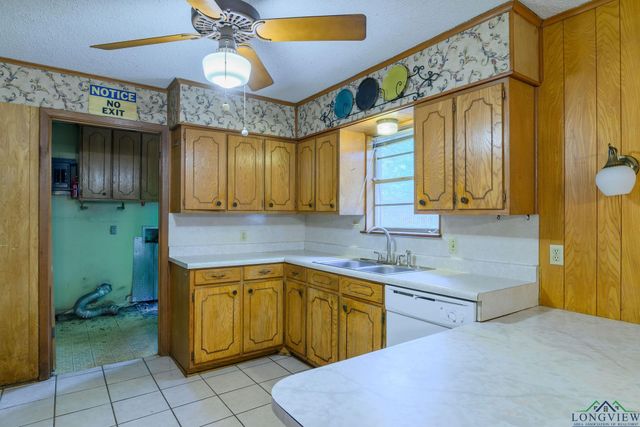 1201 Baxley Ln, Longview, TX 75604