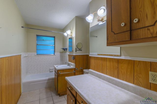1201 Baxley Ln, Longview, TX 75604