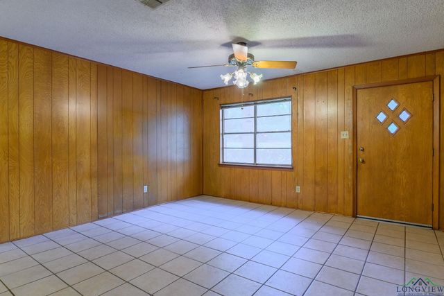 1201 Baxley Ln, Longview, TX 75604