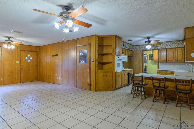 1201 Baxley Ln, Longview, TX 75604