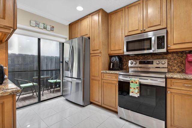 3327 Carambola Circle S, Coconut Creek, FL 33066