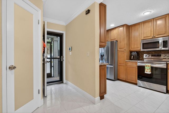 3327 Carambola Circle S, Coconut Creek, FL 33066