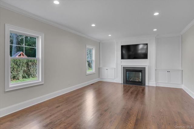 44 N Woodhull Road, Huntington, NY 11743