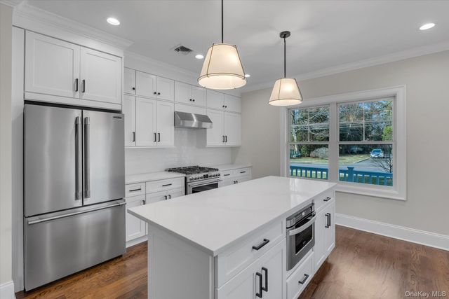 44 N Woodhull Road, Huntington, NY 11743