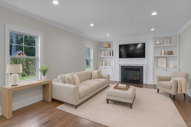 44 N Woodhull Road, Huntington, NY 11743