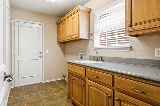 15205 Rocky Mountain Drive, Edmond, OK 73013